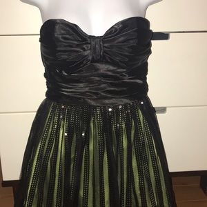 Black and green strapless prom dress